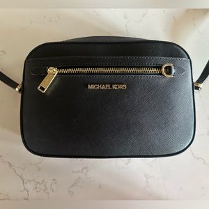 Micheal Kors Crossbody Purse